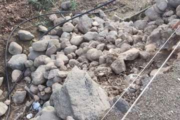 Desprendimiento en un camino vecinal de Tara/TA.