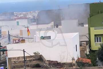 Incendio en una casa abandonada de Lomo Bristol (Telde)/TA.