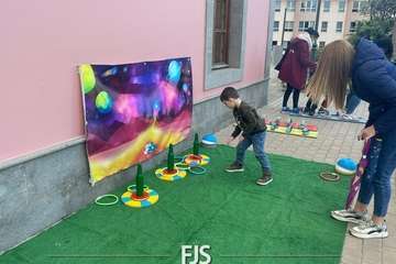 Diversión infantil en el parque urbano de Arnao (Telde)/Francisco Javier Santana.