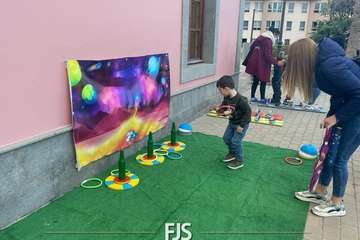 Diversión infantil en el parque urbano de Arnao (Telde)/Francisco Javier Santana.