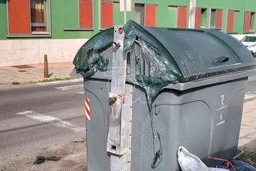  El Caracol Bajo, punto negro de la quema de contenedores en Telde/TA.