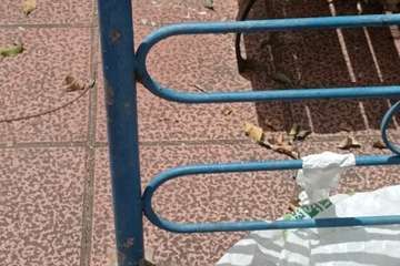 Denuncia vecinal sobre el estado del parque infantil de Las Huesas/TA.