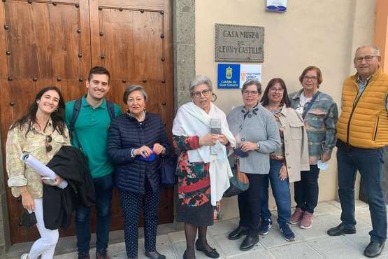 Emotivo encuentro de familiares de poetas de Telde/TA.