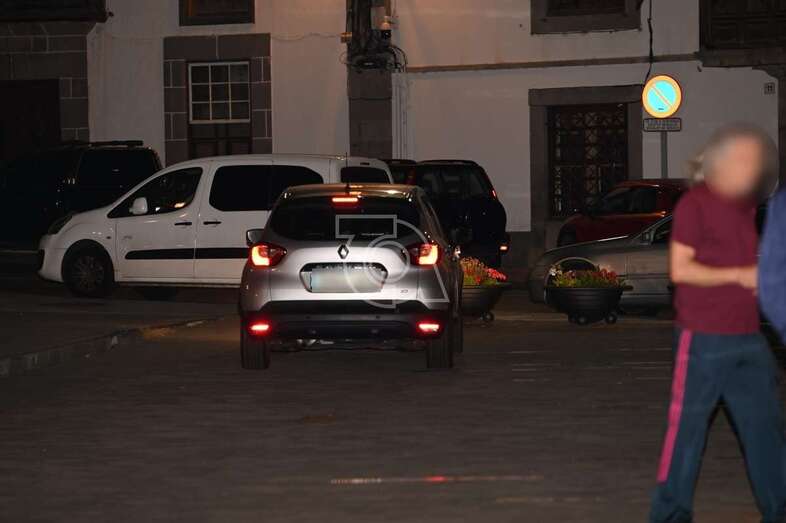 El vehículo que invadió la plaza de San Juan/TA.