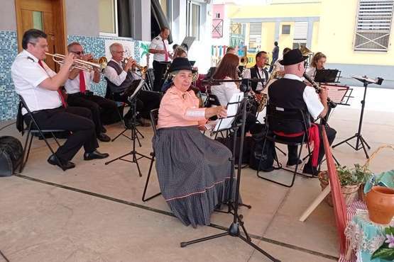 La Banda Municipal deleita a los escolares del CEIP León y Castillo de Telde/TA.