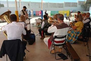 La Banda Municipal deleita a los escolares del CEIP León y Castillo de Telde/TA.