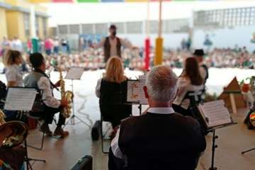La Banda Municipal deleita a los escolares del CEIP León y Castillo de Telde/TA.