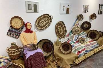  Exposición de artesanía popular canaria en las Casas Consistoriales de San Juan/TA.
