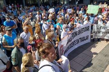 Telde apoya la protesta por el derecho a la Educación de Adultos/TA.