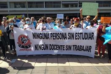 Telde apoya la protesta por el derecho a la Educación de Adultos/TA.