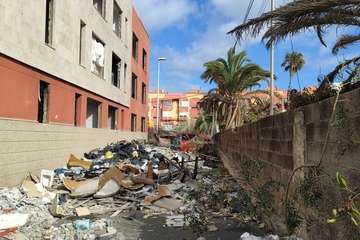 Las llamas vuelven al edificio de okupas en La Pardilla/TA.