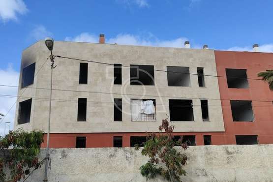 Las llamas vuelven al edificio de okupas en La Pardilla/TA.