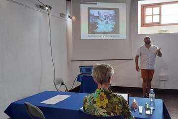 Mireles imparte en Telde la segunda sesión del curso de iniciación a la arqueología/TA.