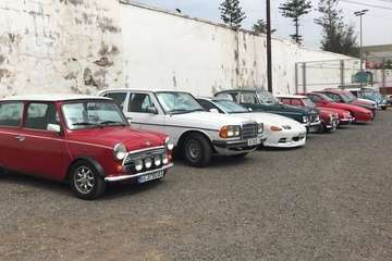 Exhibición de 4x4 y exposición de coches antiguos y clásicos en Lomo Cementerio (Telde)/TA.