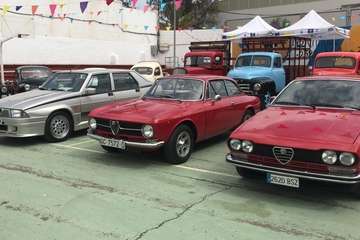 Exhibición de 4x4 y exposición de coches antiguos y clásicos en Lomo Cementerio (Telde)/TA.