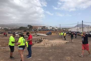 Exhibición de 4x4 y exposición de coches antiguos y clásicos en Lomo Cementerio (Telde)/TA.