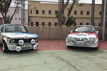 Exhibición de 4x4 y exposición de coches antiguos y clásicos en Lomo Cementerio (Telde)/TA.