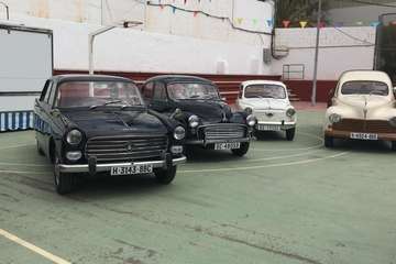 Exhibición de 4x4 y exposición de coches antiguos y clásicos en Lomo Cementerio (Telde)/TA.