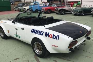 Exhibición de 4x4 y exposición de coches antiguos y clásicos en Lomo Cementerio (Telde)/TA.