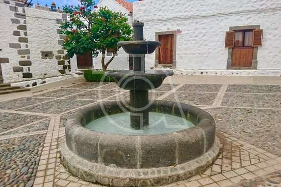 El agua vuelve a manar en la fuente histórica de San Francisco/TA.