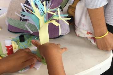  Gran acogida del público infantil a los talleres de la BibilioPlaya de Telde/TA.