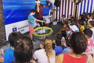 La magia de Aníbal desborda la BiblioPlaya de Melenara/TA.