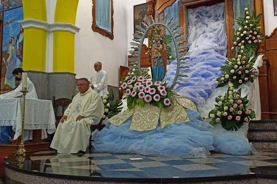 La Virgen de las Nieves regresa a su camarín en el templo de Lomo Magullo (Telde)/Francisco Javier Santana.