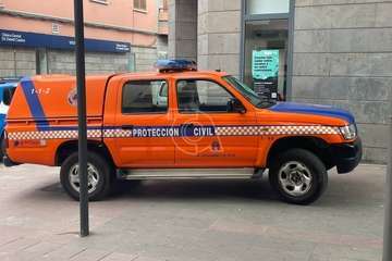 Caída de parte del enfoscado de la fachada de inmueble de Los Llanos de Telde/TA.