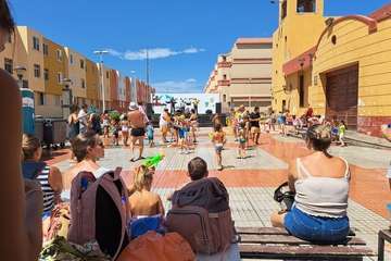 Divertida fiesta del agua y la sal en La Garita/TA.