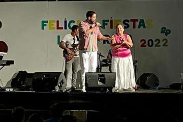 Concierto del cantante Adonay Santana y actuación del humorista Iván El Bastonero en La Garita/TA.