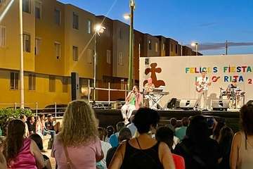 Concierto del cantante Adonay Santana y actuación del humorista Iván El Bastonero en La Garita/TA.