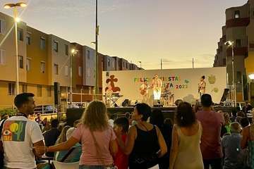 Concierto del cantante Adonay Santana y actuación del humorista Iván El Bastonero en La Garita/TA.