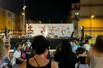 Concierto del cantante Adonay Santana y actuación del humorista Iván El Bastonero en La Garita/TA.