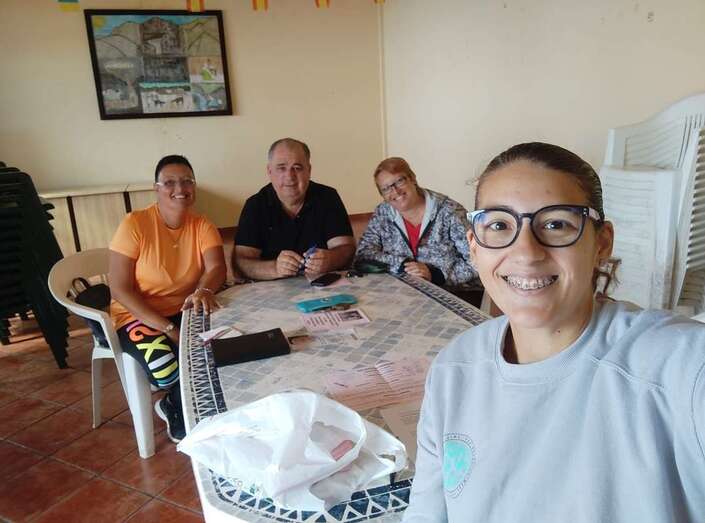 El concejal de Cultura, Juan Martel, en una reunión este sábado con miembros de la Comisión de Fiestas de Cazadores/TA.