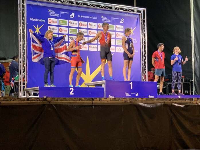 El teldense Avelino Santos, en el podio del Triatlón Cros de Bilbao / TA