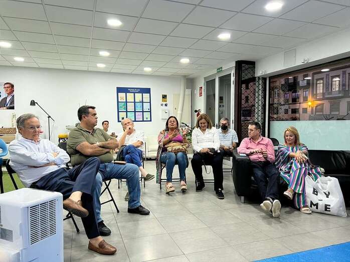 Mari Carmen Castellano, en la reunión de excargos públicos y orgánicos del PP grancanario/TA.