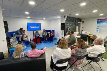 Castellano, exalcaldesa de Telde, participa en un encuentro de excargos públicos del PP/TA.