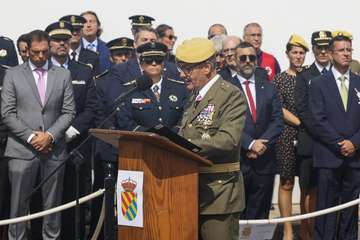 Desfile de la UME en Gando (Telde) por la festividad de su patrona/Canarias7.