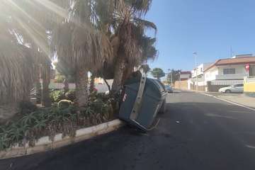 Contenedor 'acróbata' en La Garita/TA.