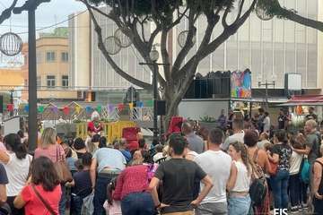 El teatro de familia anima la tarde en Los Llanos de Telde/Francisco Javier Santana.