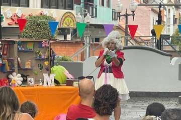 El teatro de familia anima la tarde en Los Llanos de Telde/Francisco Javier Santana.