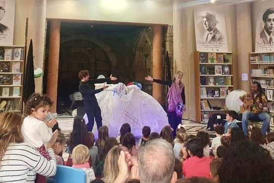 Éxito del espectáculo de títeres y marionetas 'Pazzzzzz' en Telde/TA.