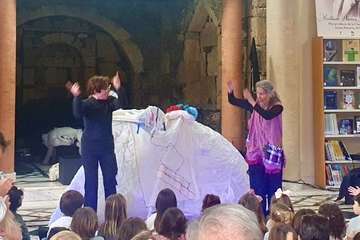 Éxito del espectáculo de títeres y marionetas 'Pazzzzzz' en Telde/TA.