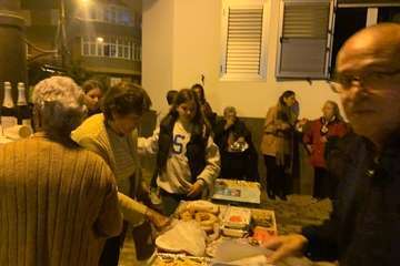 La Navidad prende en Clavellinas/TA.