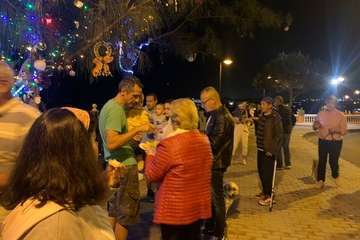 La Navidad prende en Clavellinas/TA.