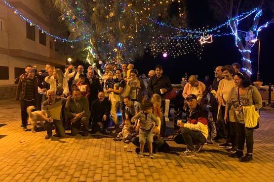 La Navidad prende en Clavellinas/TA.