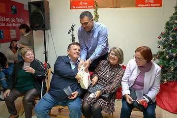 El PSOE de Telde brinda por la Navidad/TA.