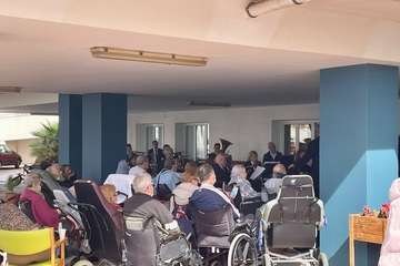 La Banda Municipal de Música dinamiza la mañana de la Residencia Mixta de Taliarte/TA.