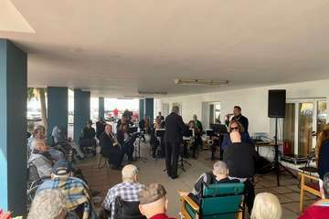 La Banda Municipal de Música dinamiza la mañana de la Residencia Mixta de Taliarte/TA.