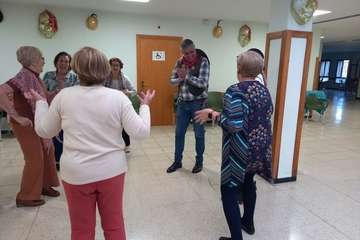 Animado baile de Carnaval en el Centro de Mayores de Telde/TA.
